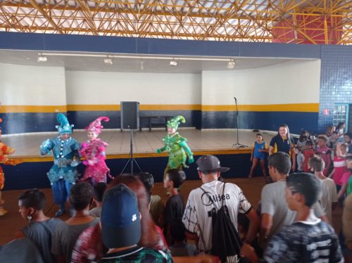 Prefeitura promove show de Natal para alunos das escolas municipais