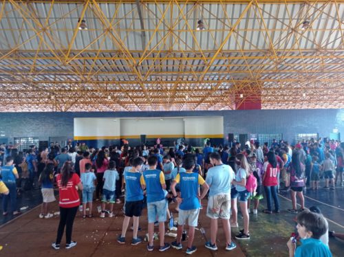 Prefeitura promove show de Natal para alunos das escolas municipais