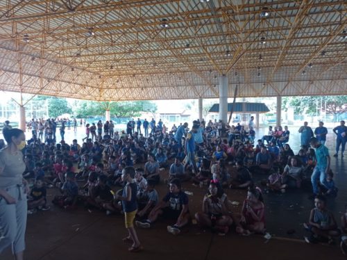Prefeitura promove show de Natal para alunos das escolas municipais